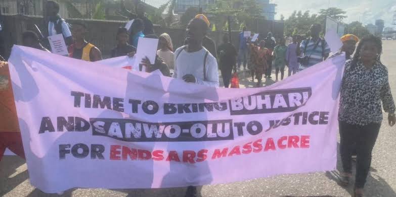 Police Arrest 18 #EndSARS Anniversary Protesters at Lekki Toll Gate