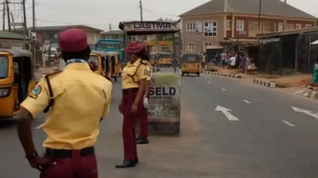 Many injured as LASTMA, protesters clash over death of Motorist in Lagos