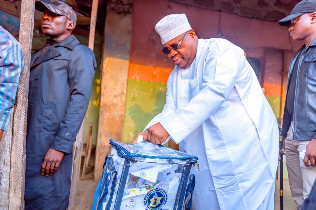 JUST IN: Governor Adeleke cast his votes as Osun LG poll begins