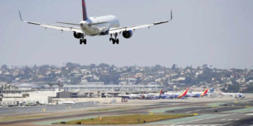 Flight makes U-turn to US after Pilot forgets Passport