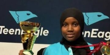 Nigerian Govt gifts Teenager who Won Global English Contest N200K