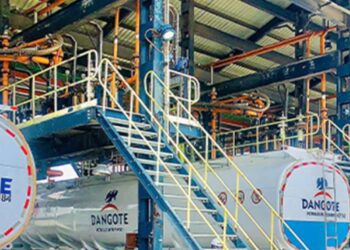 Dangote Refinery Resumes Petrol Sales in Naira After Suspension