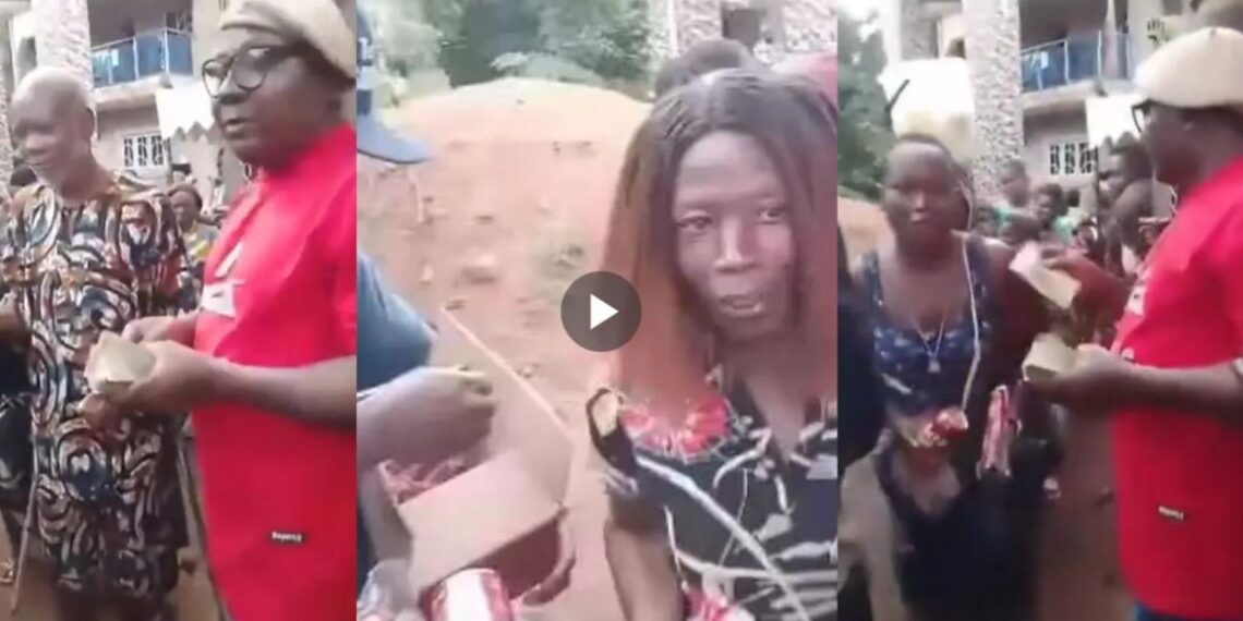 VIDEO: APGA agents caught sharing money, food to voters in Anambra Election