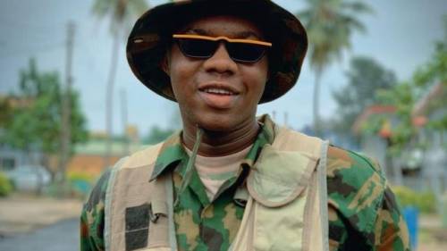 hours after release, cute abiola appreciates fans, posts ‘thought provoking pictures’