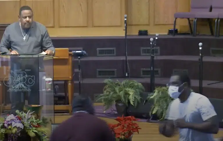 church members exchange blow while pastor was preaching (video)