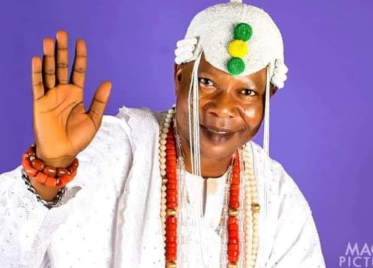 suspected hoodlums burnt ogun monarch, 3 others to death